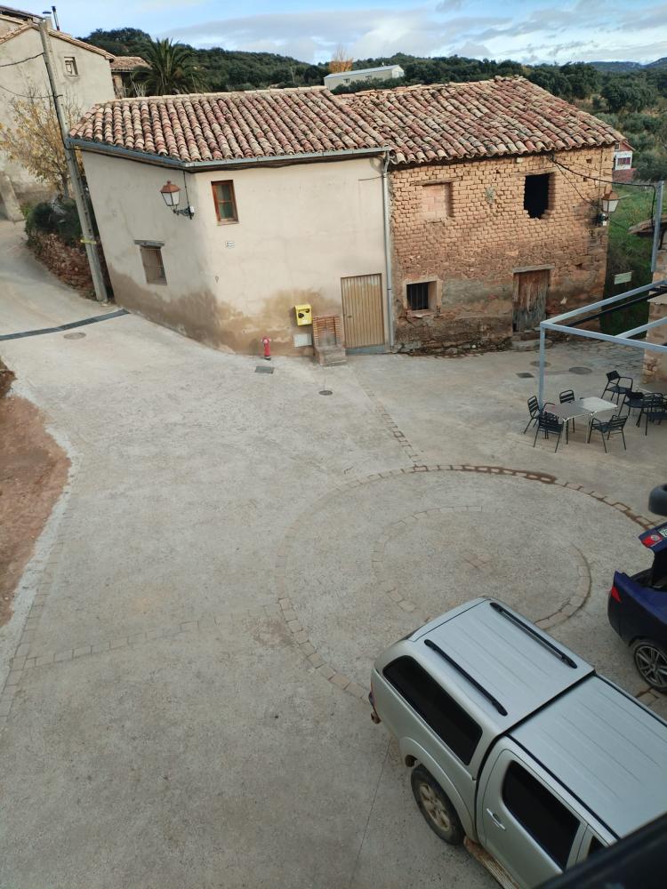 Imagen Pavimentación y adoquinado en la Plaza Mayor de Asque