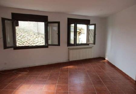 Imagen Finalizada la rehabilitación del piso municipal de Colungo en el marco...