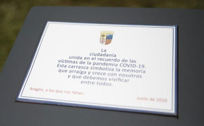 Imagen: Homenaje víctimas COVID-19. Placa conmemorativa.